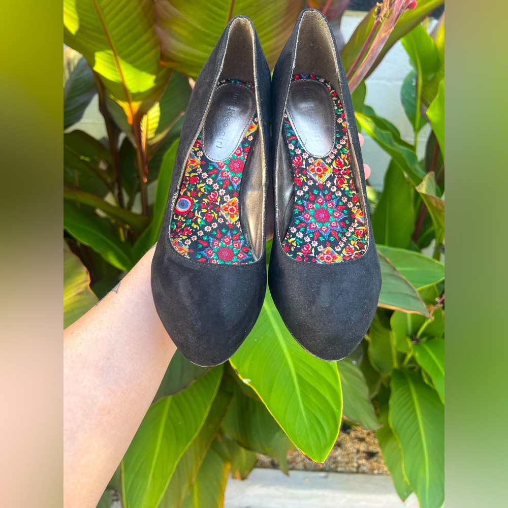Madden Girl black propose faux suede pump size 7 1/2